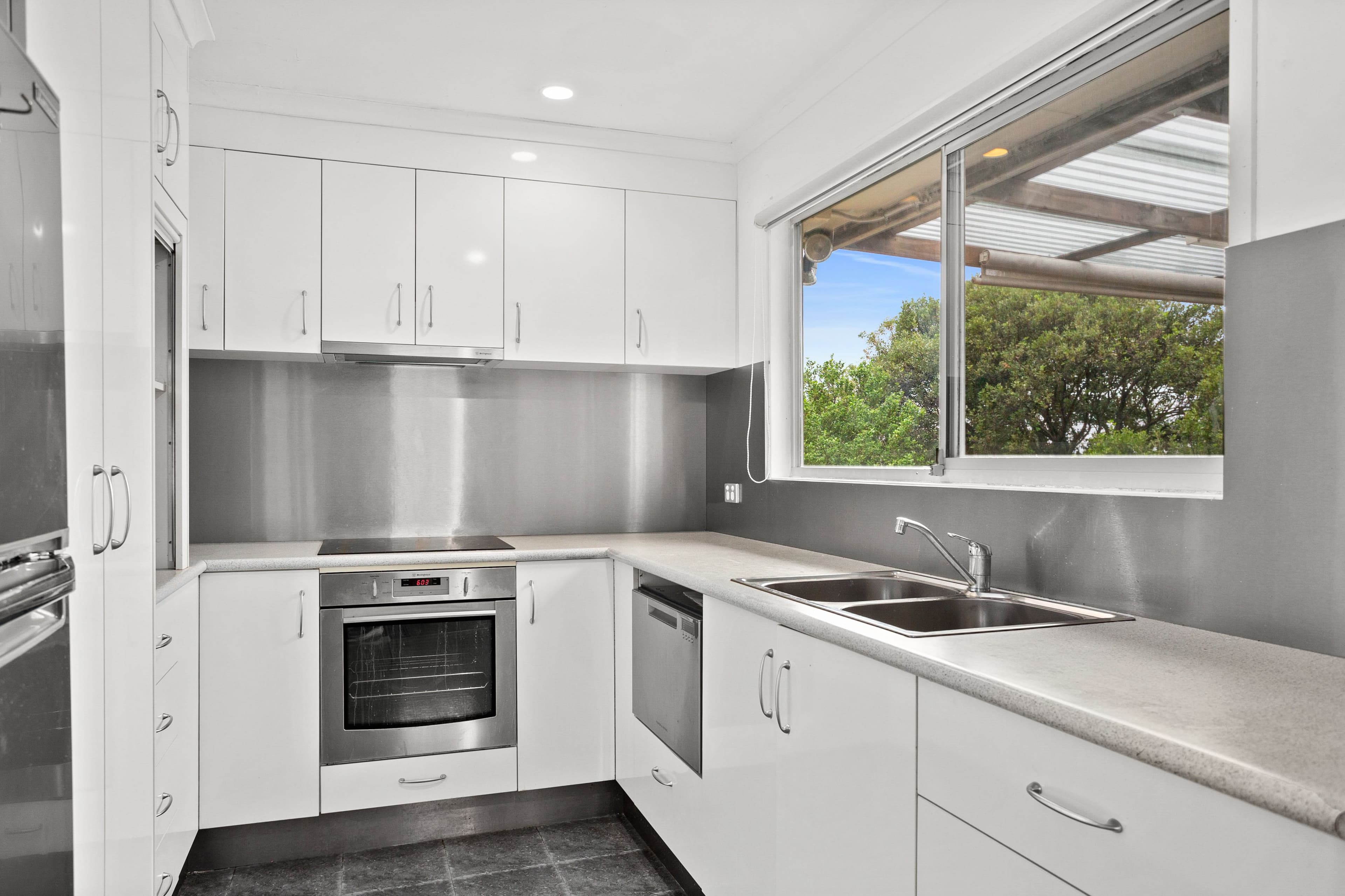 93 Stanley Avenue, Farmborough Heights NSW 2526, Farmborough Heights - Thumbnail 2