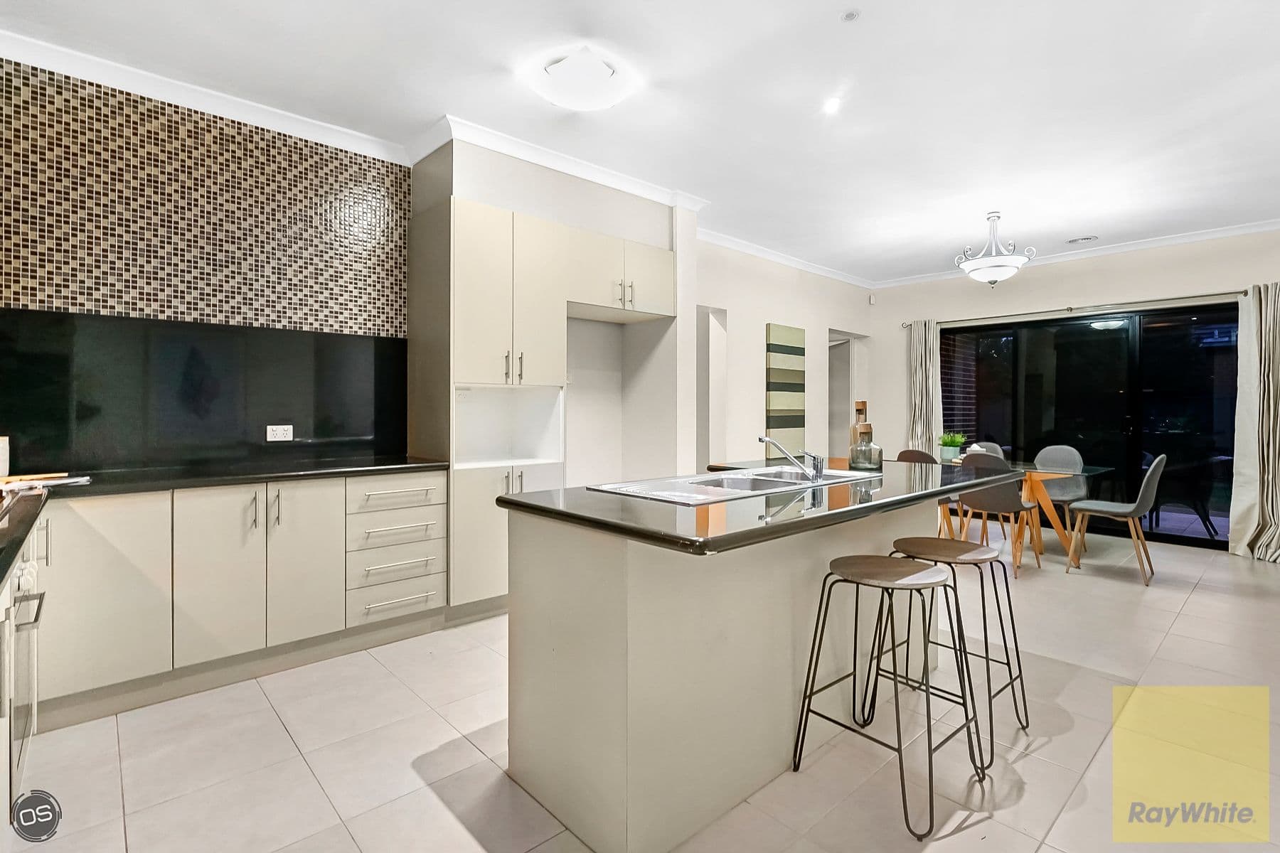 33 Cassan Way, Caroline Springs VIC 3023, Caroline Springs - Thumbnail 6