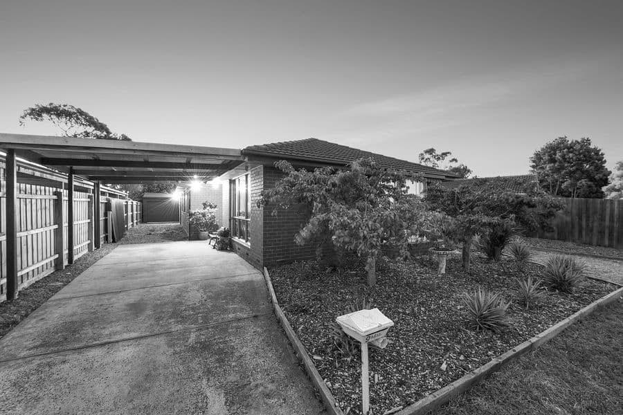 9 Sturt Court, Cranbourne North - Image 1
