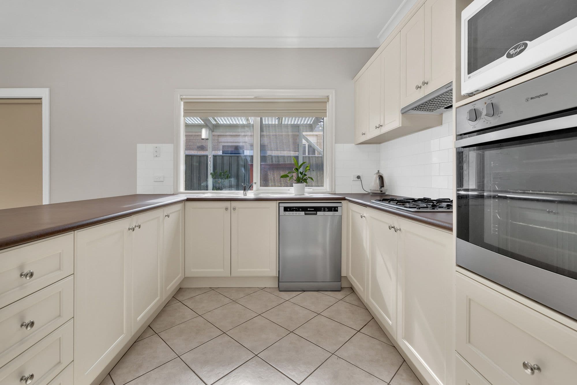 29 Silver Gum Street, MANOR LAKES VIC 3024, Manor Lakes - Thumbnail 2