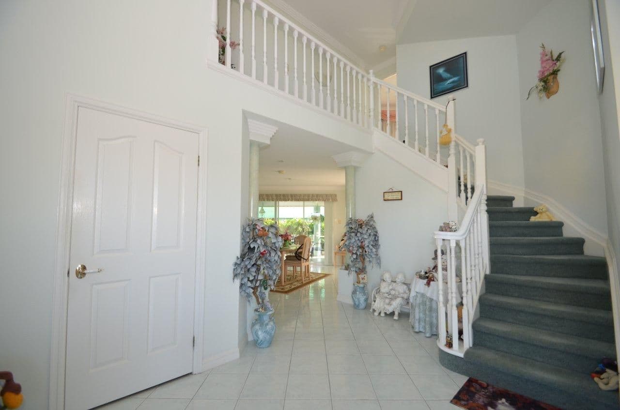 23 Arun Drive, ARUNDEL QLD 4214, Arundel - Thumbnail 6