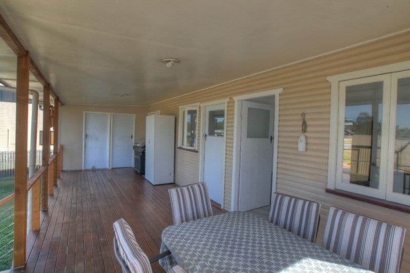 11 Bottomley Street, BRASSALL QLD 4305, Brassall - Thumbnail 2