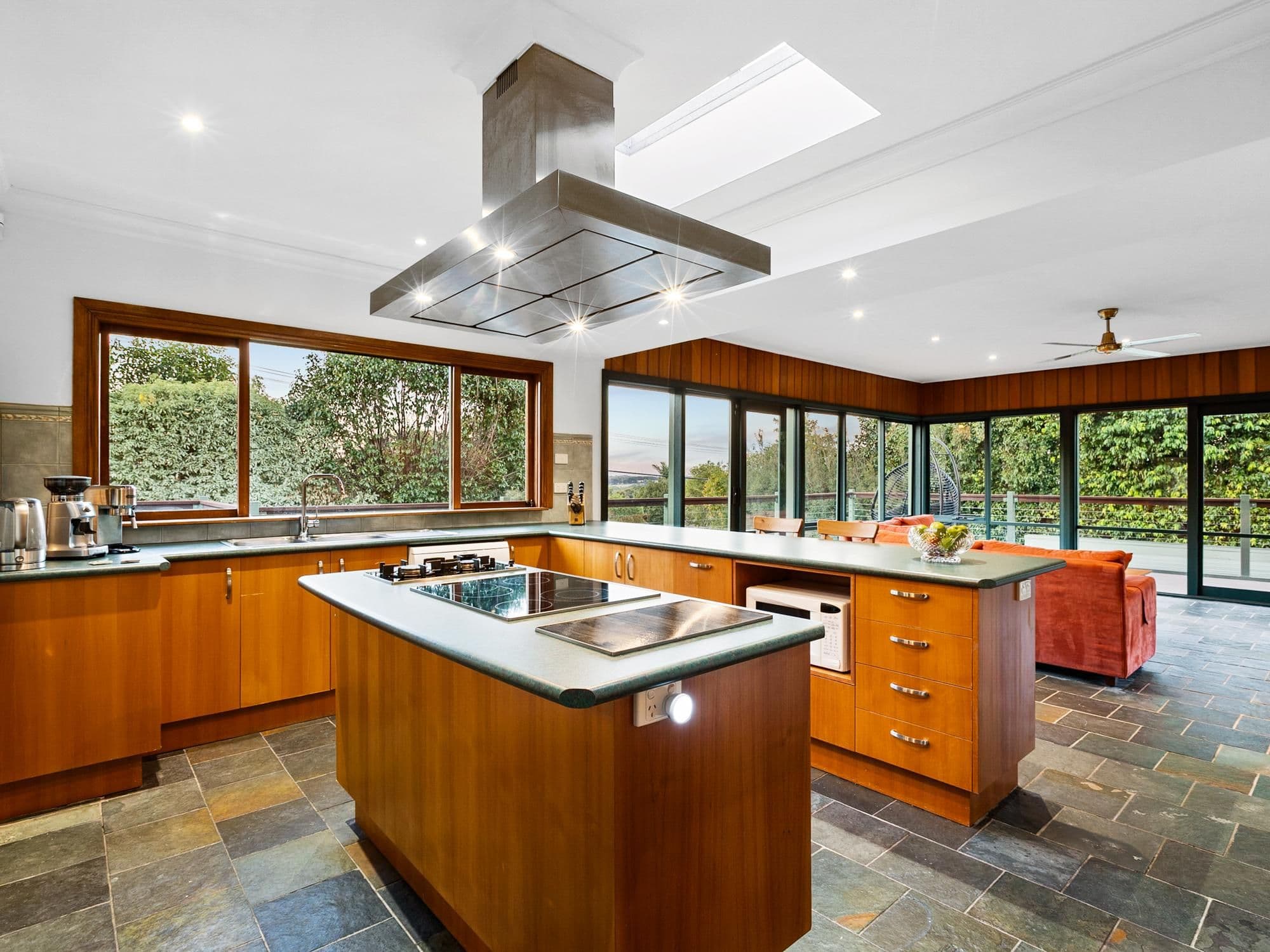 320 Gallaghers Road, Glen Waverley VIC 3150, Glen Waverley - Thumbnail 5