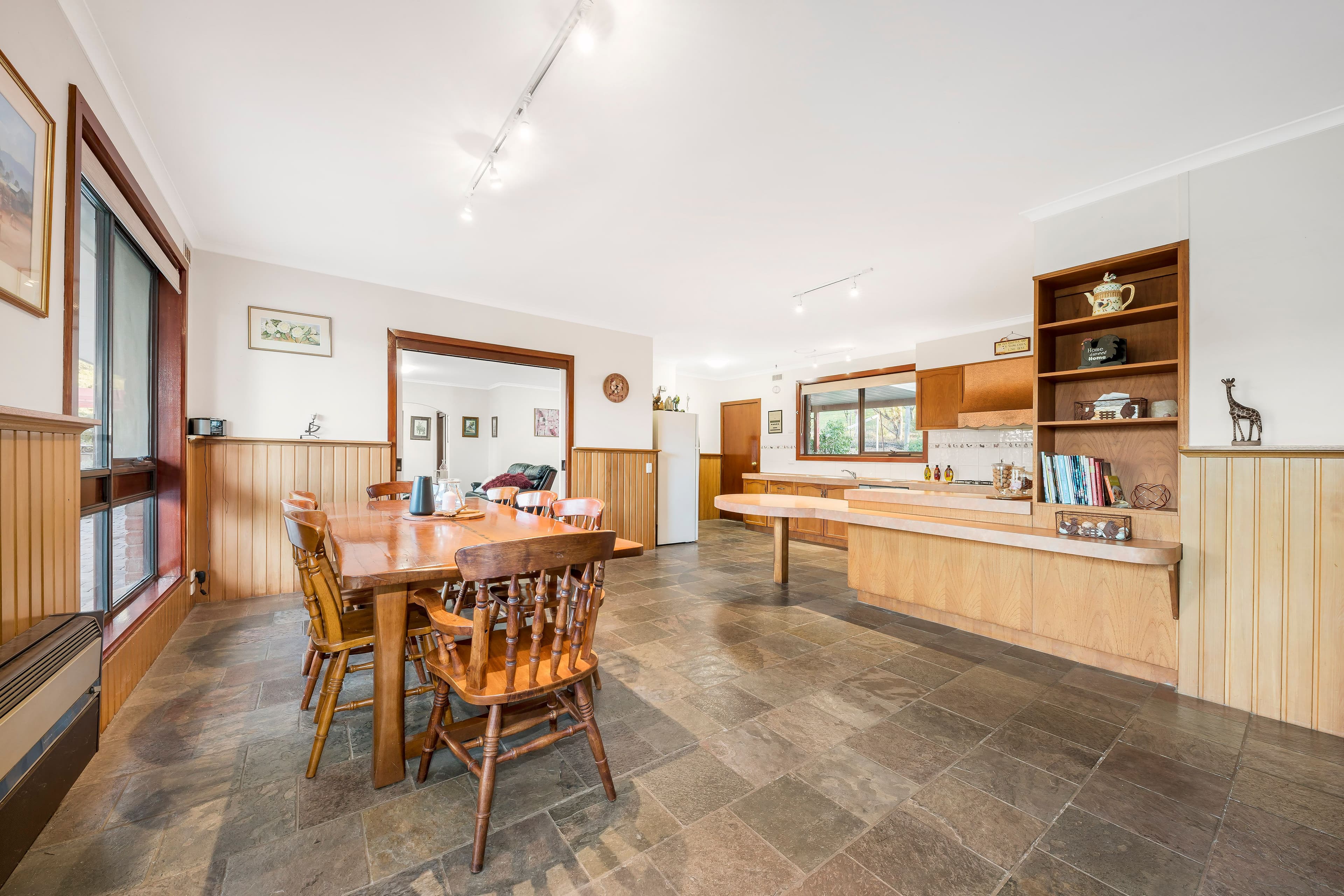 33 Mills Road, Hurstbridge VIC 3099, Hurstbridge - Thumbnail 3