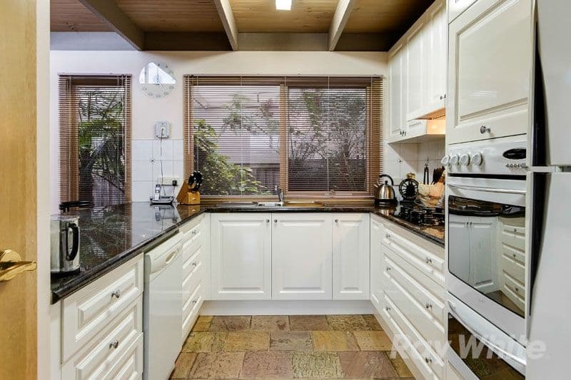 36 Segarta Circuit, FERNTREE GULLY VIC 3156, Ferntree Gully - Thumbnail 5