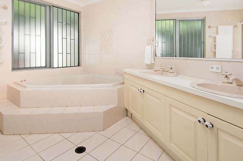1 Langside Road, HAMILTON QLD 4007, Hamilton - Thumbnail 7