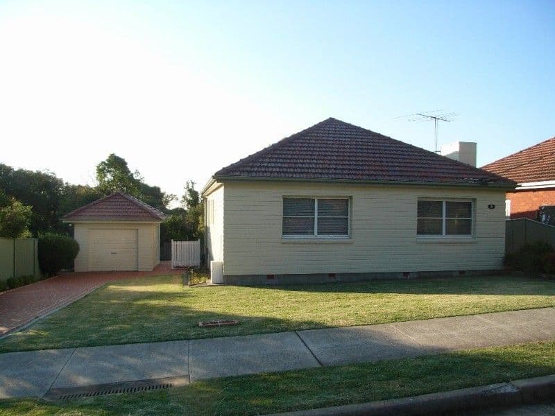 8 Bungalow Road, PEAKHURST NSW 2210, Peakhurst - Image 1