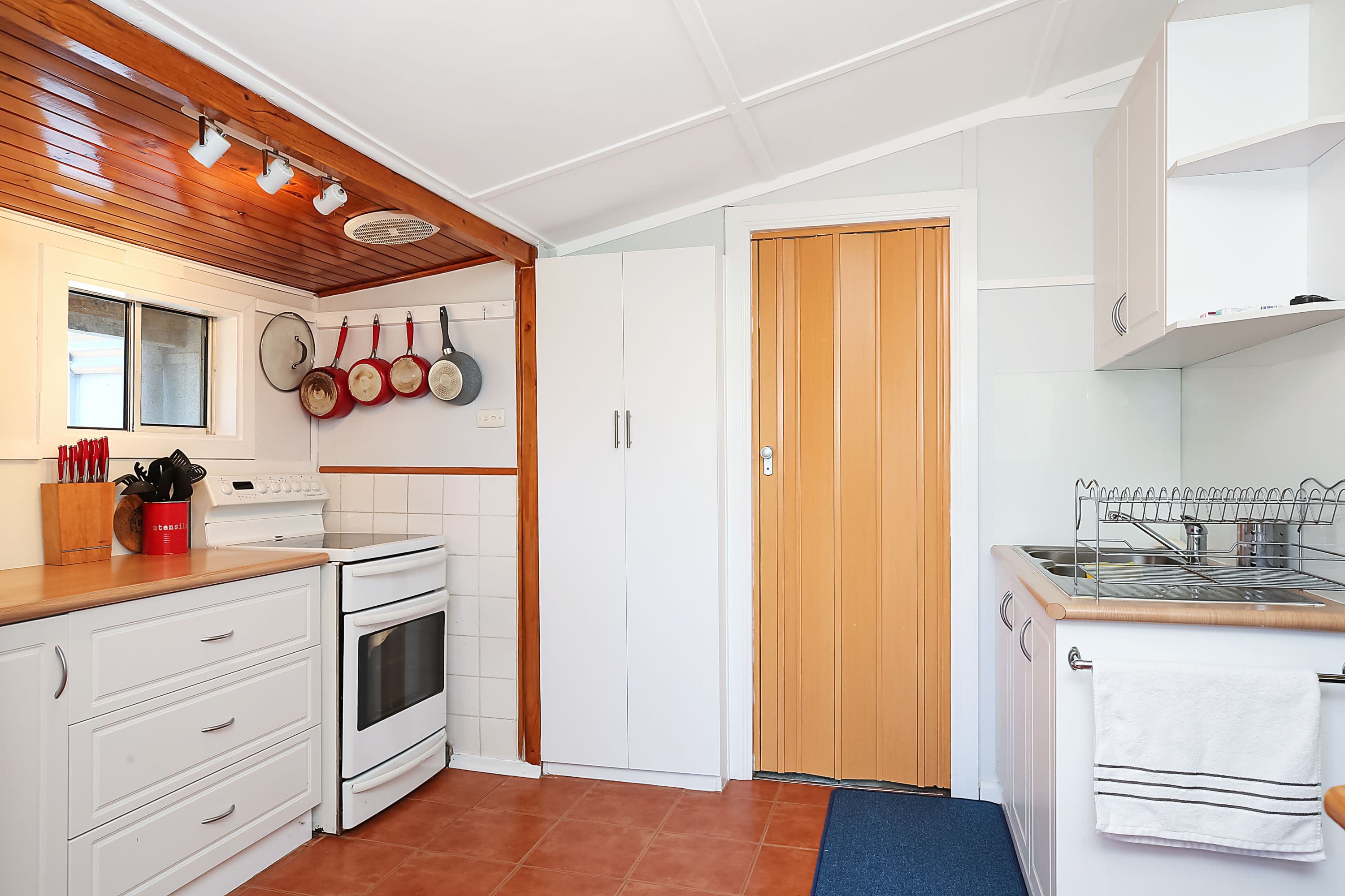 101 Curdie Street, Cobden VIC 3266, Cobden - Thumbnail 8