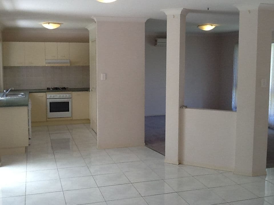 65 Rubicon Crescent, KURABY QLD 4112, Kuraby - Thumbnail 2