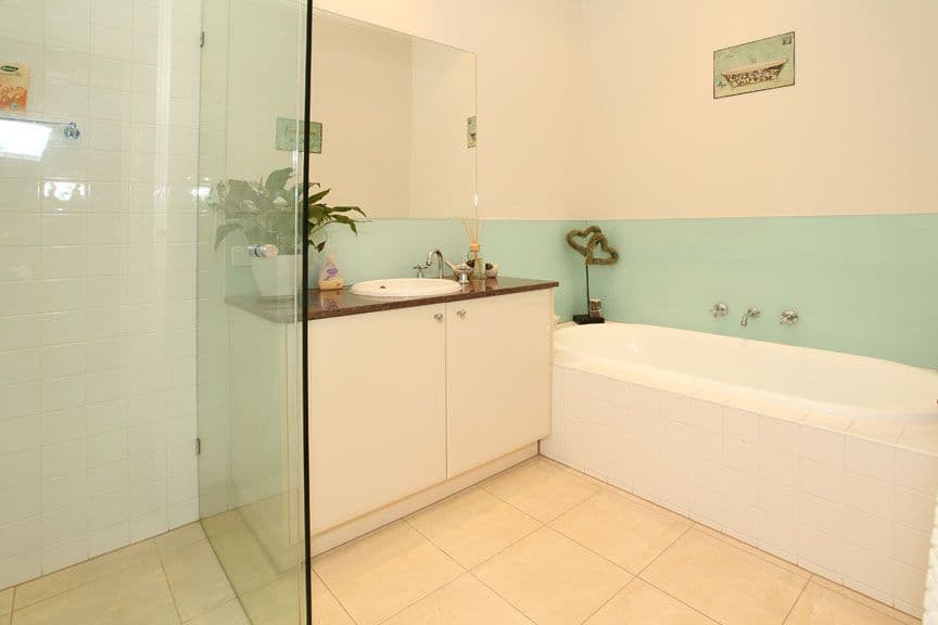 33 Lindwall Street, GLEN WAVERLEY VIC 3150, Glen Waverley - Thumbnail 8