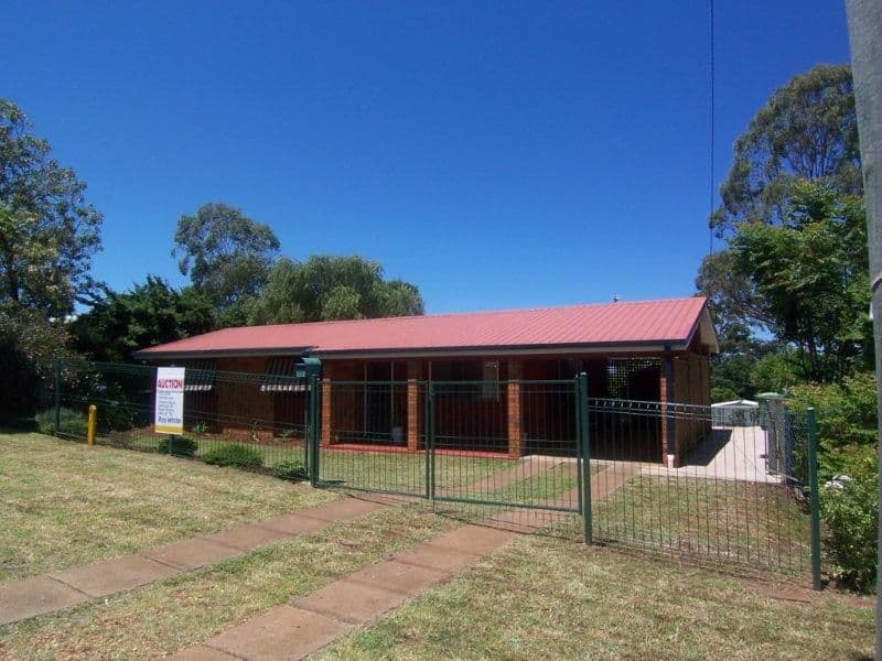 12. McWilliam Street, TOOWOOMBA QLD 4350, Toowoomba - Thumbnail 6