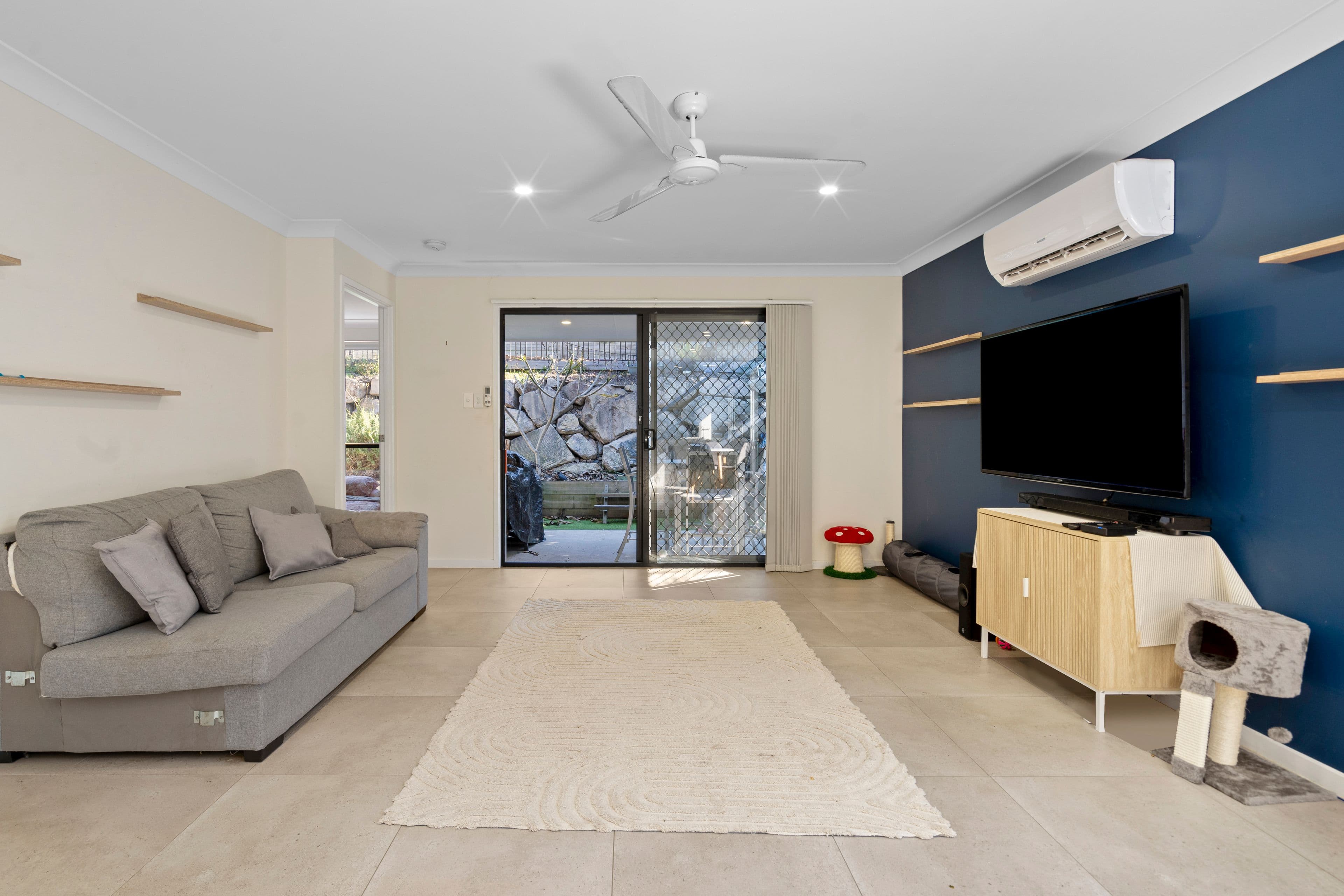 88 Pepper Tree Drive, Holmview QLD 4207, Holmview - Thumbnail 2