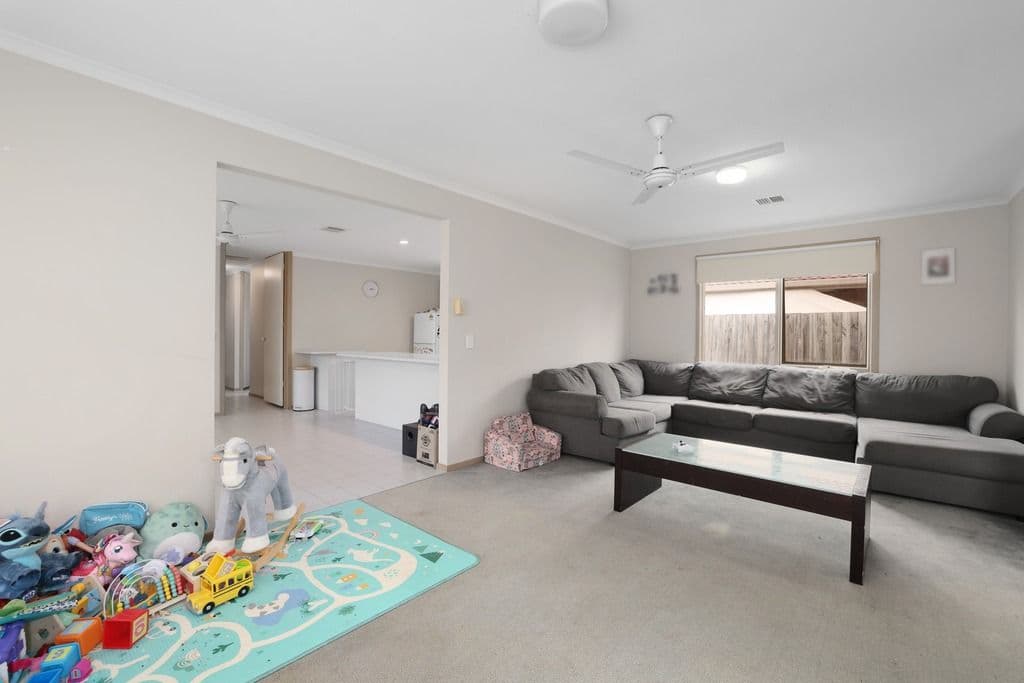 64 Purchas Street, Werribee VIC 3030, Werribee - Thumbnail 4