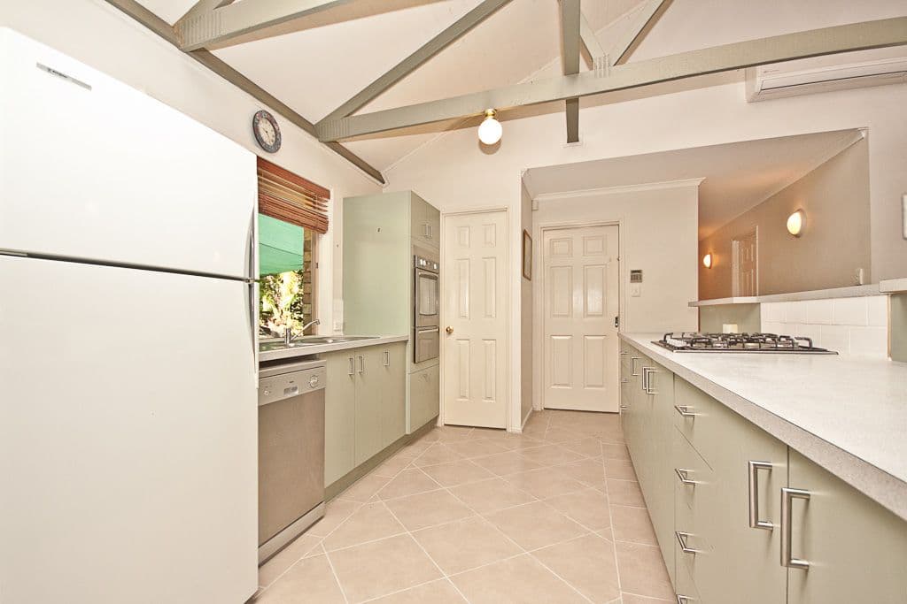 7 Woodview Street, SAMFORD VALLEY QLD 4520, Samford Valley - Thumbnail 3