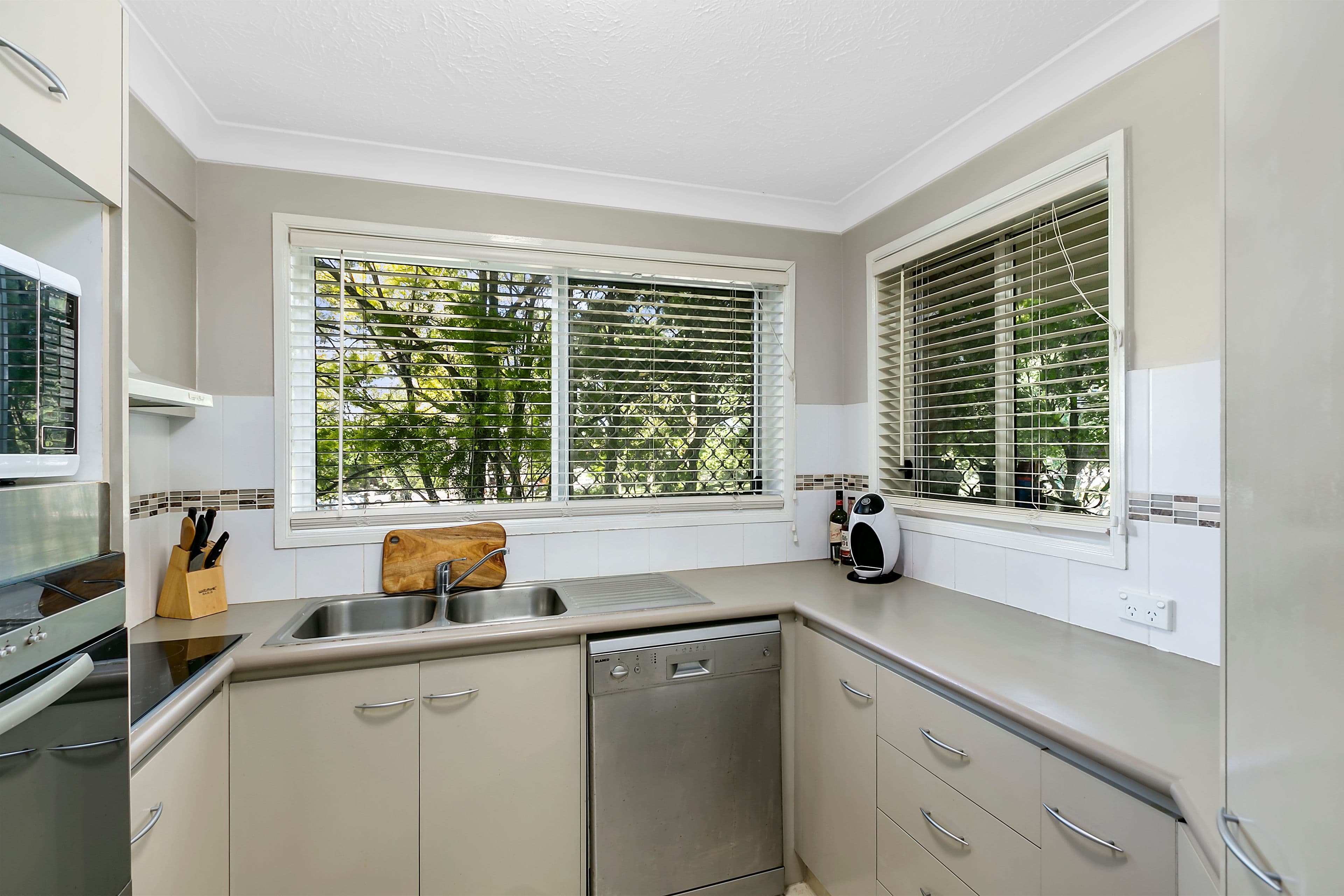 16 Whitby Street, Southport QLD 4215, Southport - Thumbnail 6