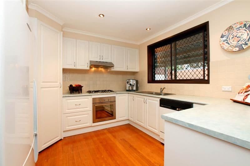 34 Ebony Drive, BUNDOORA VIC 3083, Bundoora - Thumbnail 4