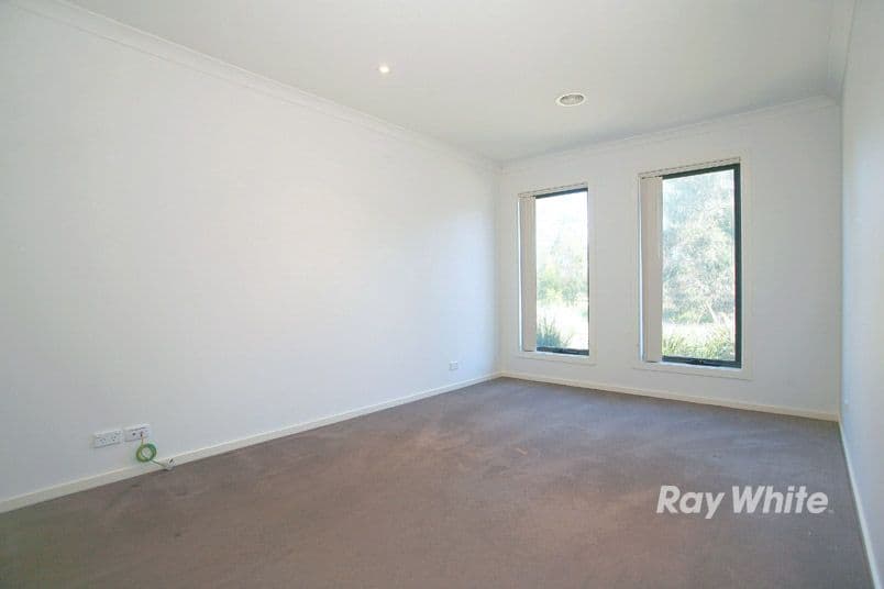 27 Ogle Way, CRANBOURNE NORTH VIC 3977, Cranbourne North - Thumbnail 4