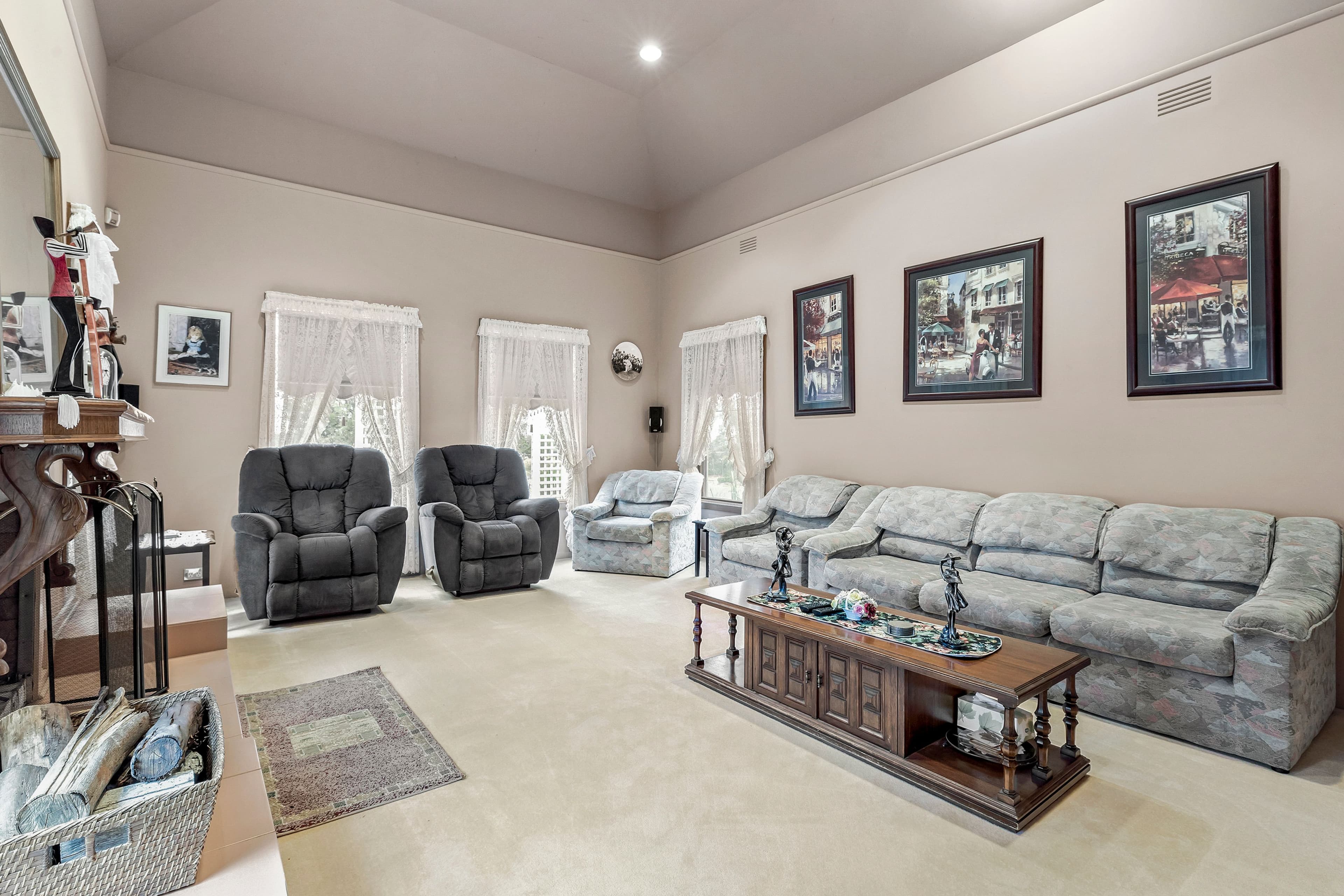 31 Bulla Road, Bulla VIC 3428, Bulla - Thumbnail 2