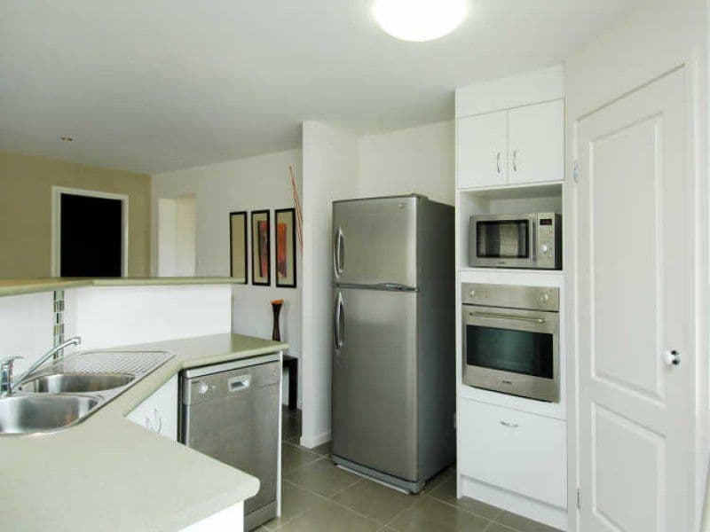 2 Burr Court, PACIFIC PINES QLD 4211, Pacific Pines - Thumbnail 3