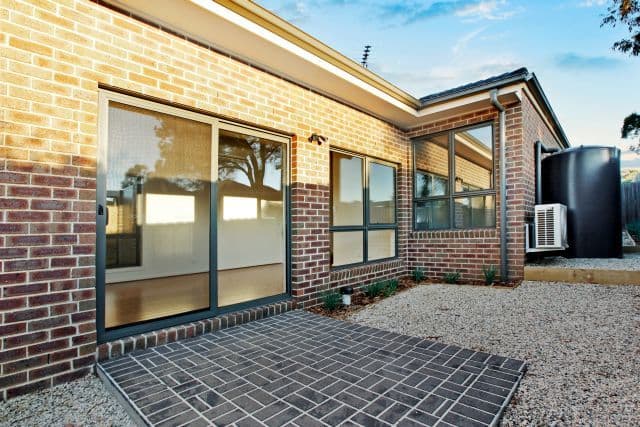 31 Erskine Avenue, Reservoir VIC 3073, Reservoir - Thumbnail 5