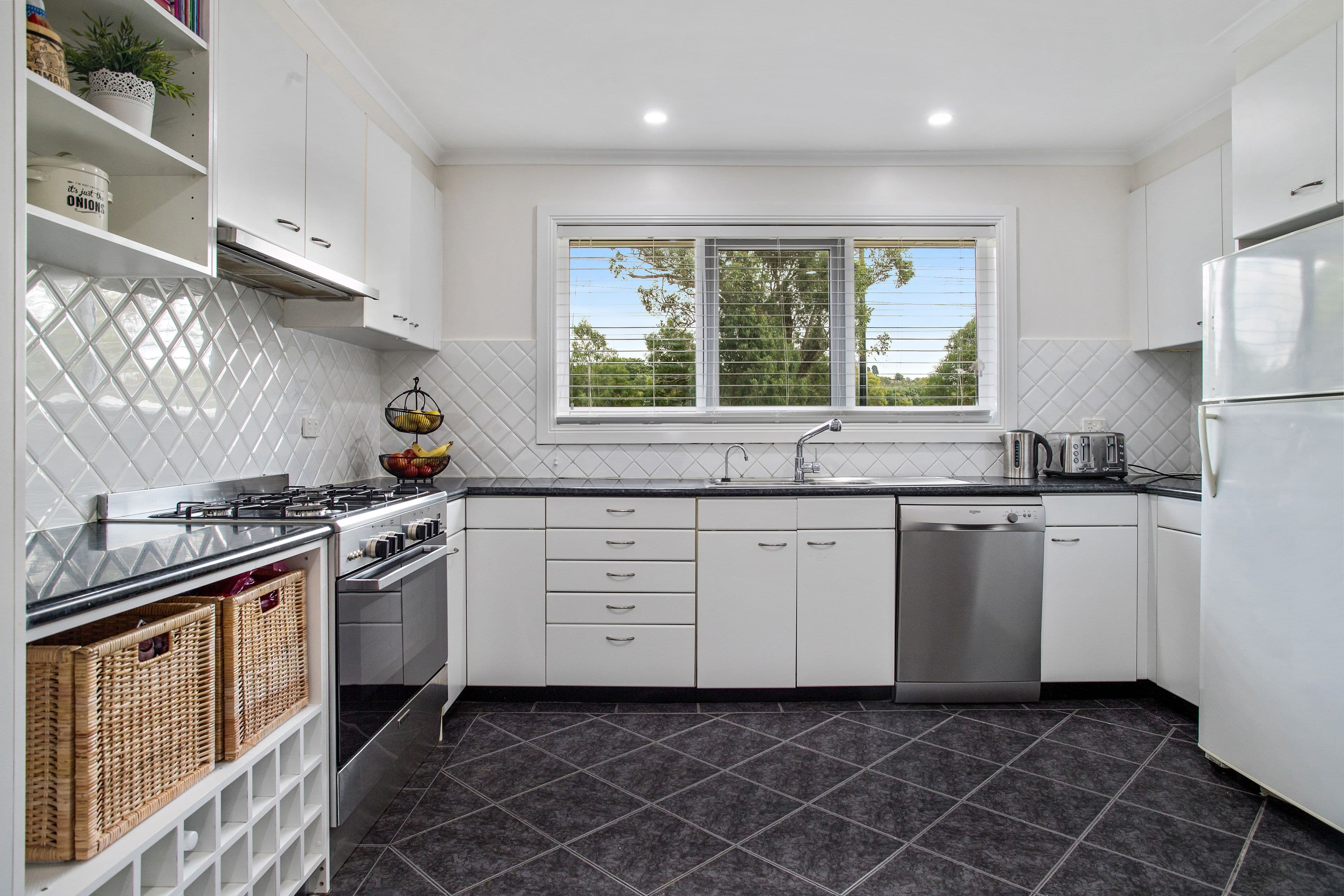 21 Emma Road, Croydon VIC 3136, Croydon - Thumbnail 3