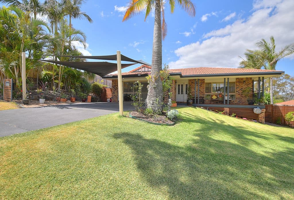 4 Pinehill Drive, Oxenford QLD 4210, Oxenford - Thumbnail 2