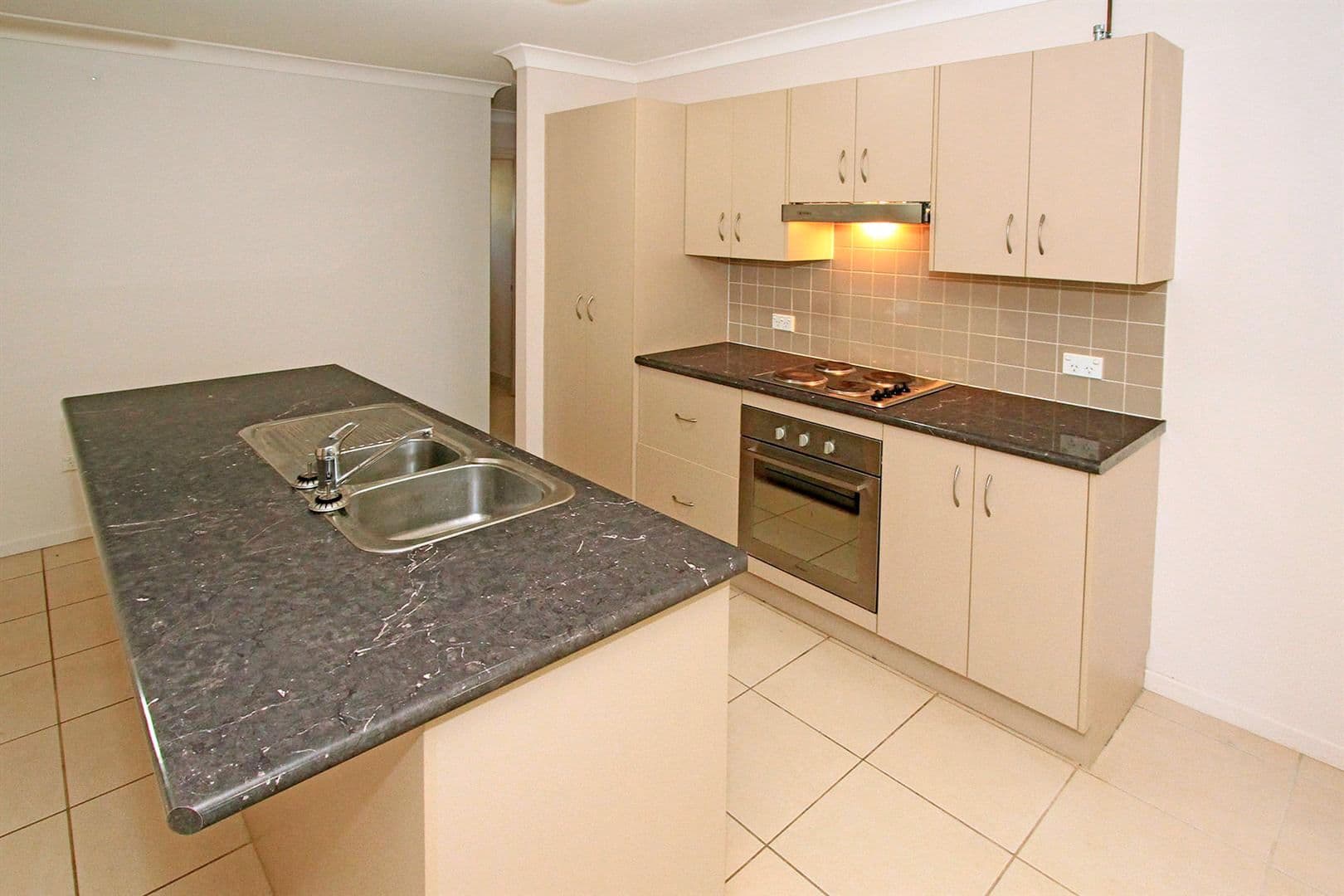 36 Arthur Street, GRACEMERE QLD 4702, Gracemere - Thumbnail 2