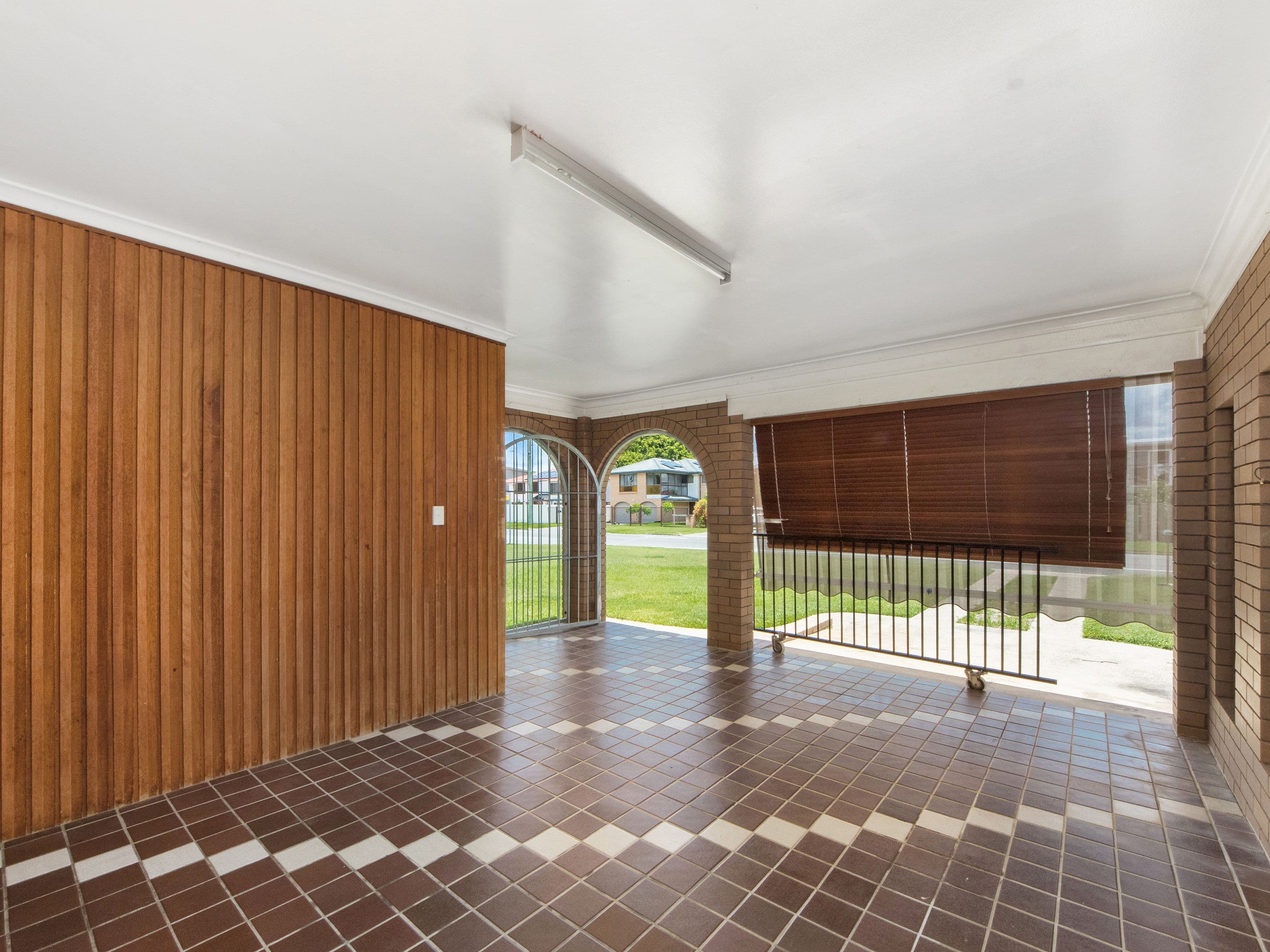 53 Stradbroke Street, Biggera Waters QLD 4216, Biggera Waters - Thumbnail 7