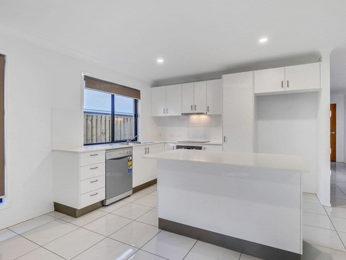 27 Flint Place, Park Ridge QLD 4125, Park Ridge - Thumbnail 3