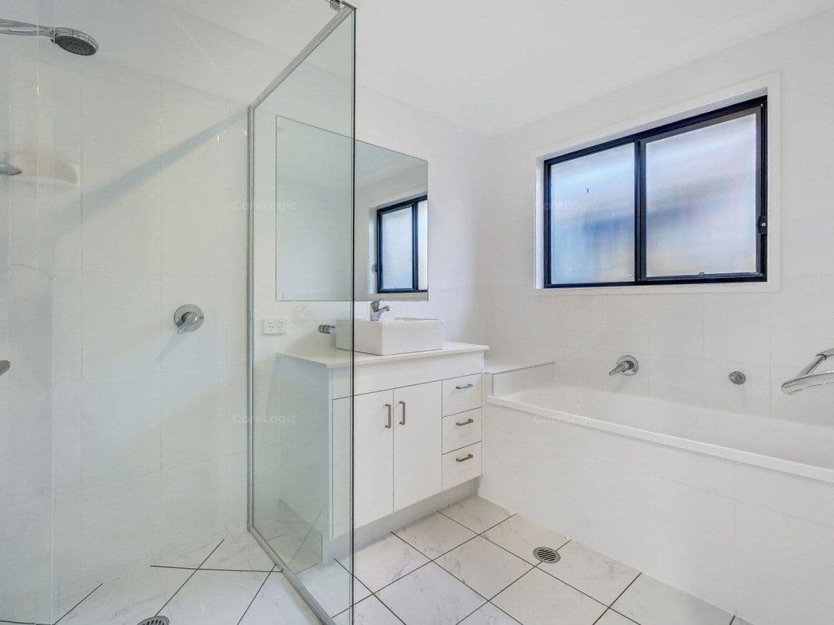 27 Flint Place, Park Ridge QLD 4125, Park Ridge - Thumbnail 5