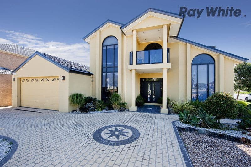 2 Beachcomber Place, POINT COOK VIC 3030, Point Cook - Thumbnail 2
