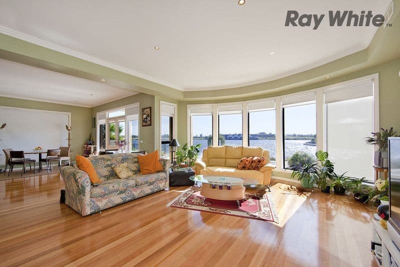 2 Beachcomber Place, POINT COOK VIC 3030, Point Cook - Thumbnail 4