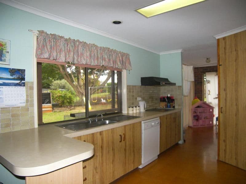 18 Laura Court, BEAUDESERT QLD 4285, Beaudesert - Thumbnail 2