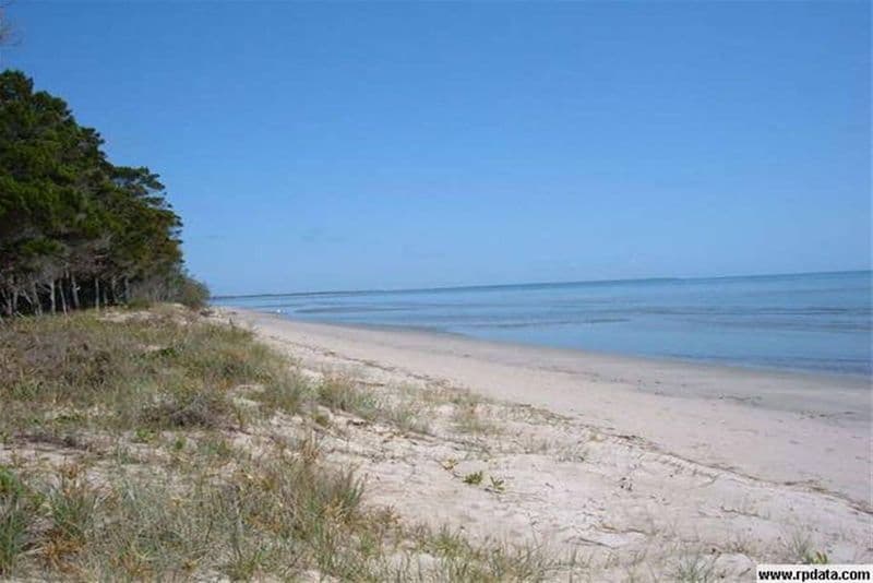 24 Northshore Avenue, TOOGOOM QLD 4655, Toogoom - Thumbnail 3