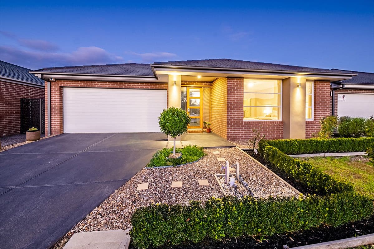 18 Anfield Road, Clyde North VIC 3978, Clyde North - Image 1