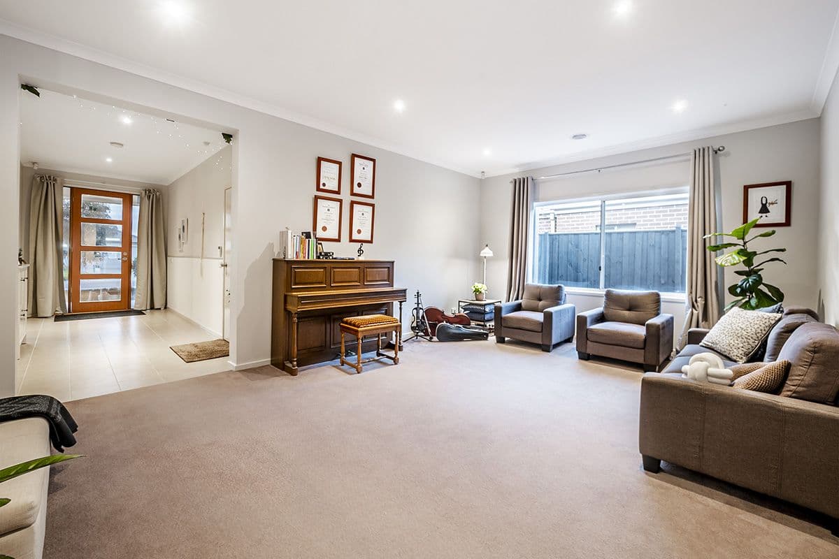 18 Anfield Road, Clyde North VIC 3978, Clyde North - Thumbnail 2