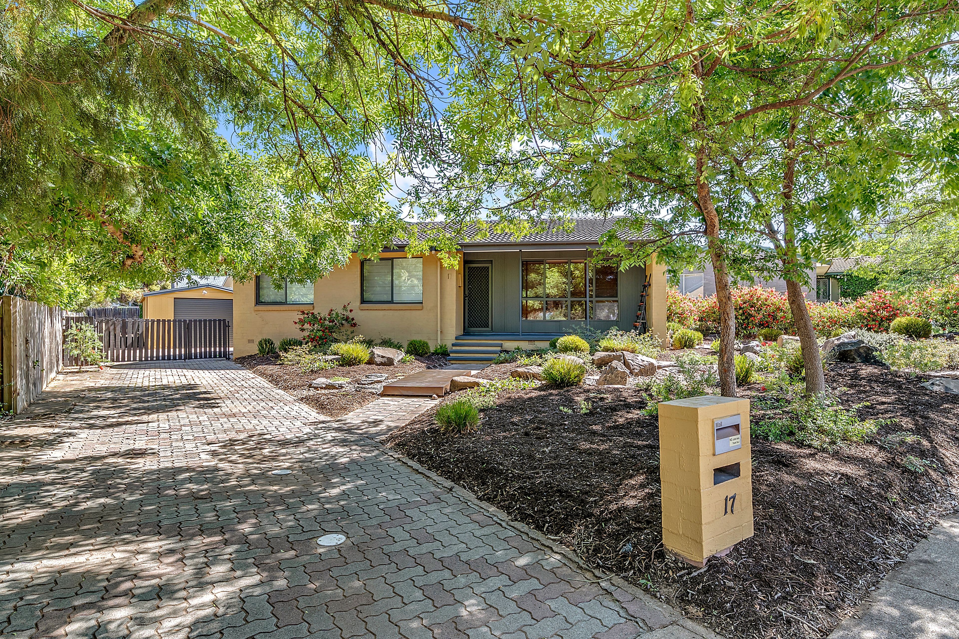 17 Bennelong Crescent, Macquarie ACT 2614, Macquarie - Image 1