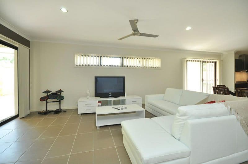 9 Booyong Place, BRIDGEMAN DOWNS QLD 4035, Bridgeman Downs - Thumbnail 2