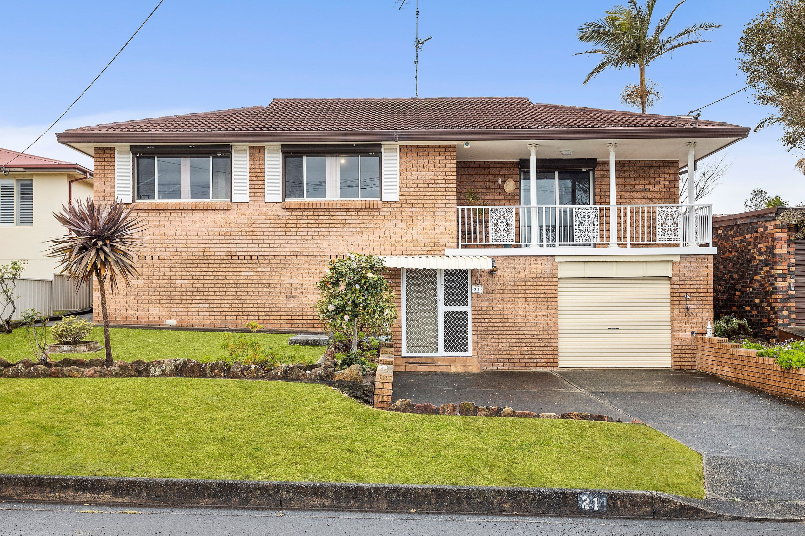 21 Lawrence Avenue, Mount Warrigal NSW 2528, Mount Warrigal - Image 1
