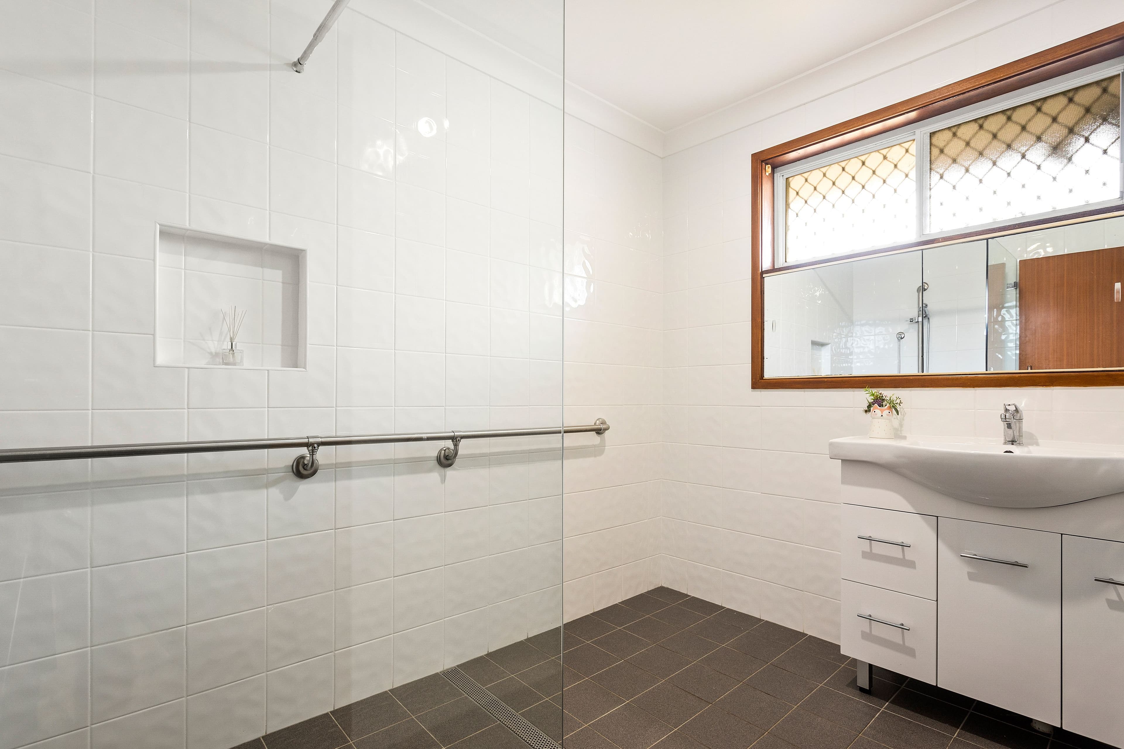 21 Lawrence Avenue, Mount Warrigal NSW 2528, Mount Warrigal - Thumbnail 7
