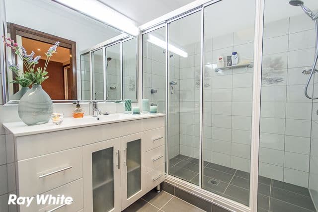 2 Brewon Close, BOSSLEY PARK NSW 2176, Bossley Park - Thumbnail 4