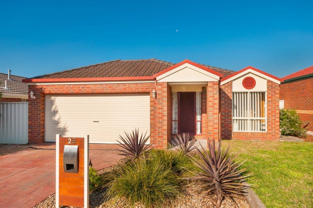 25 Woodlea Crescent, CRAIGIEBURN VIC 3064, Craigieburn - Image 1