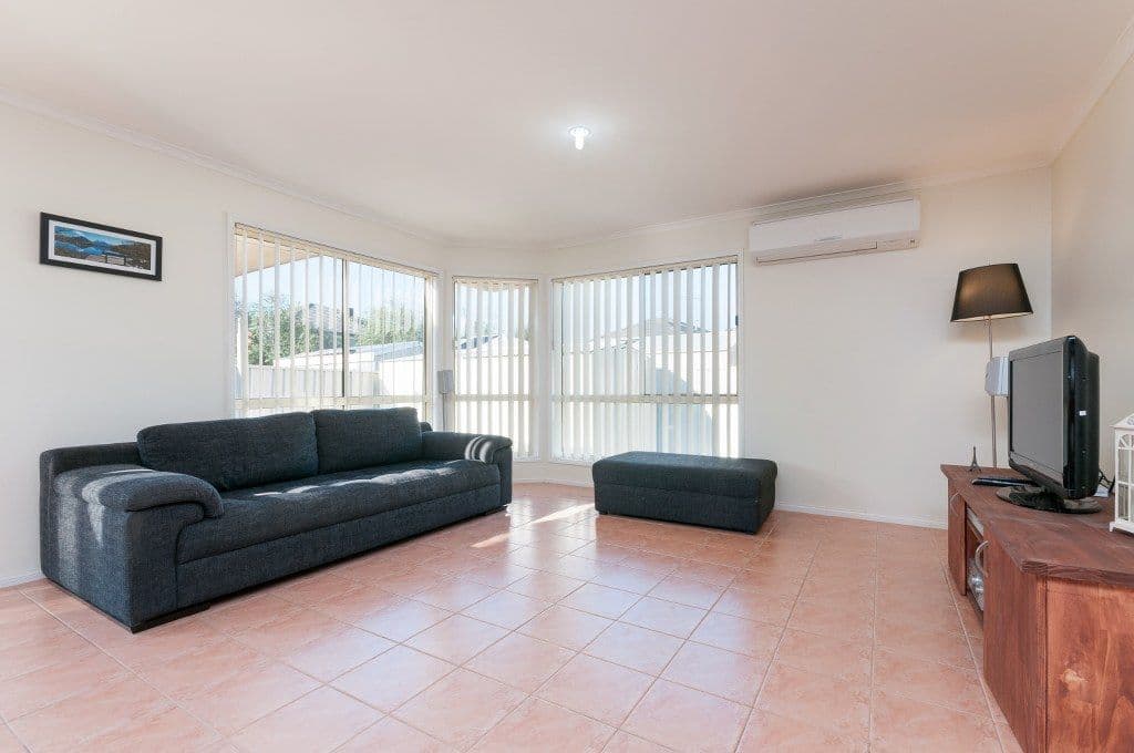 25 Woodlea Crescent, CRAIGIEBURN VIC 3064, Craigieburn - Thumbnail 4