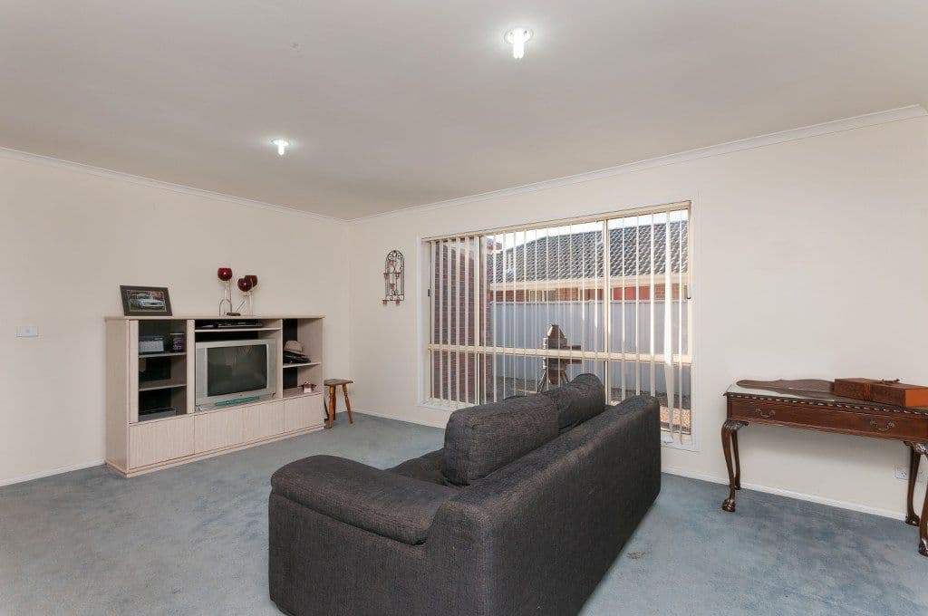 25 Woodlea Crescent, CRAIGIEBURN VIC 3064, Craigieburn - Thumbnail 5