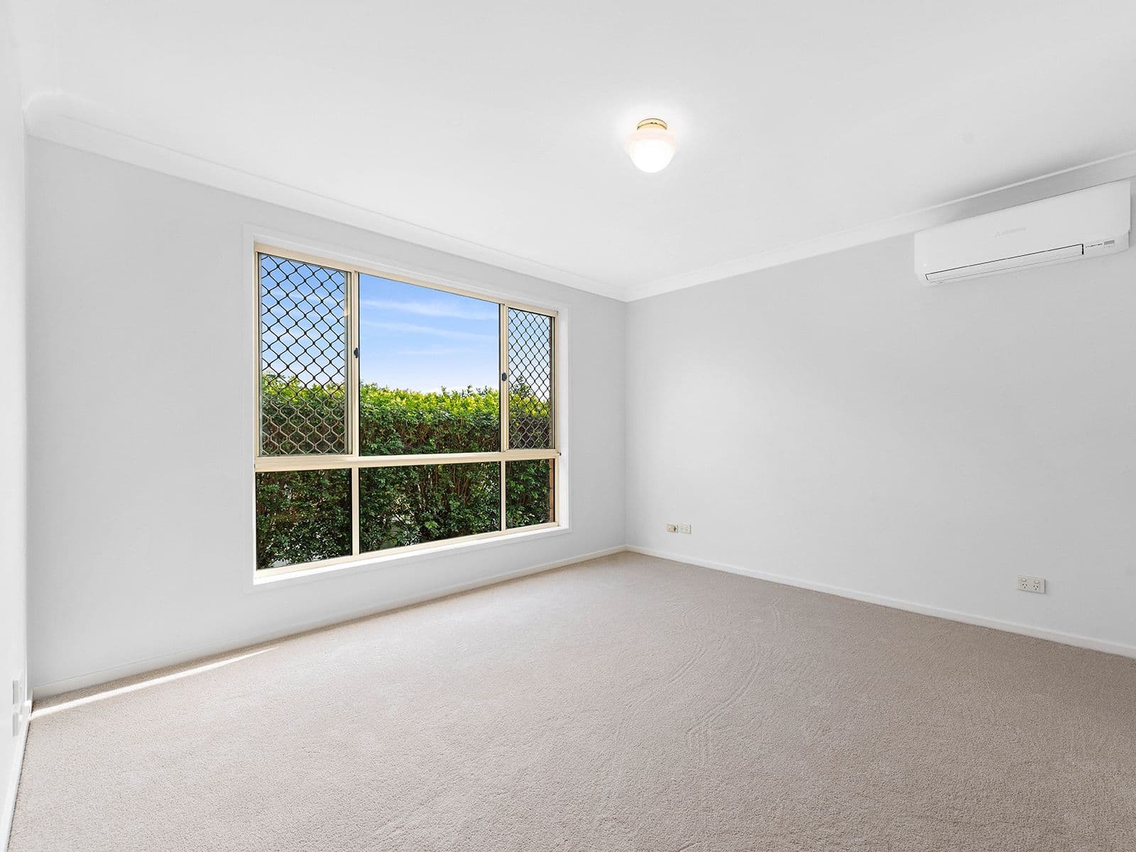 6 Pinehurst Place, Oxley QLD 4075, Oxley - Thumbnail 2