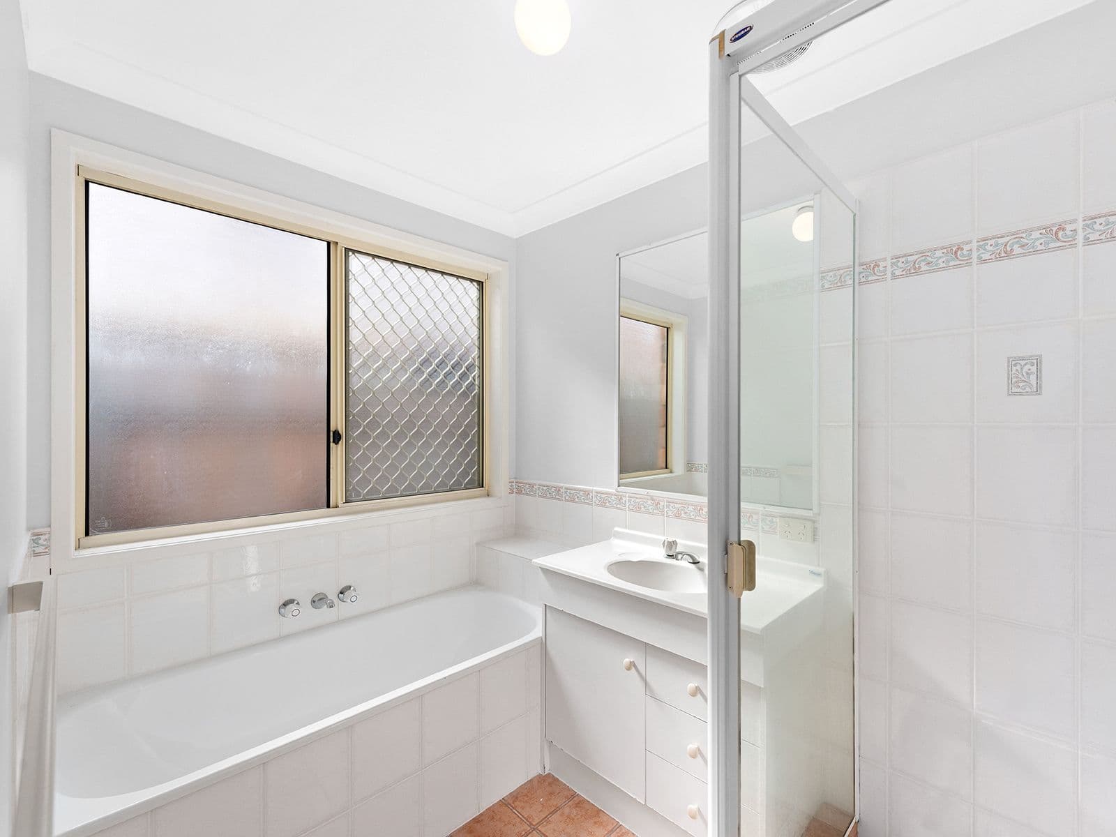 6 Pinehurst Place, Oxley QLD 4075, Oxley - Thumbnail 6
