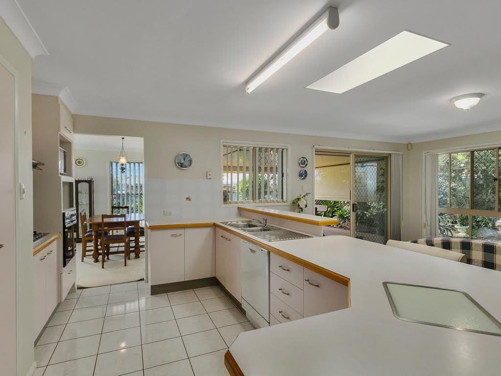 6 Courtney Place, Redland Bay QLD 4165, Redland Bay - Thumbnail 3