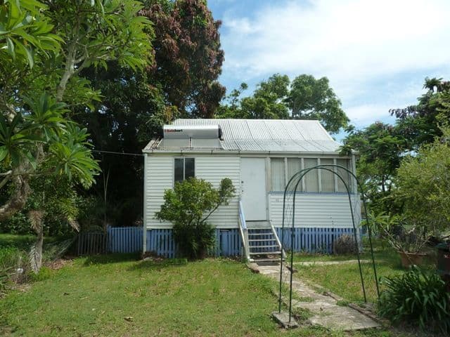 33 Palm Street, CREMORNE QLD 4740, Cremorne - Thumbnail 2