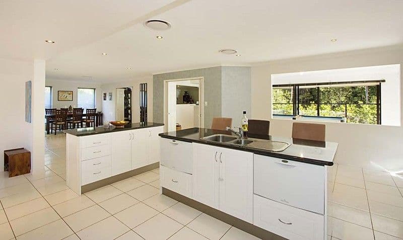 36 Forest Drive, ELANORA QLD 4221, Elanora - Thumbnail 2