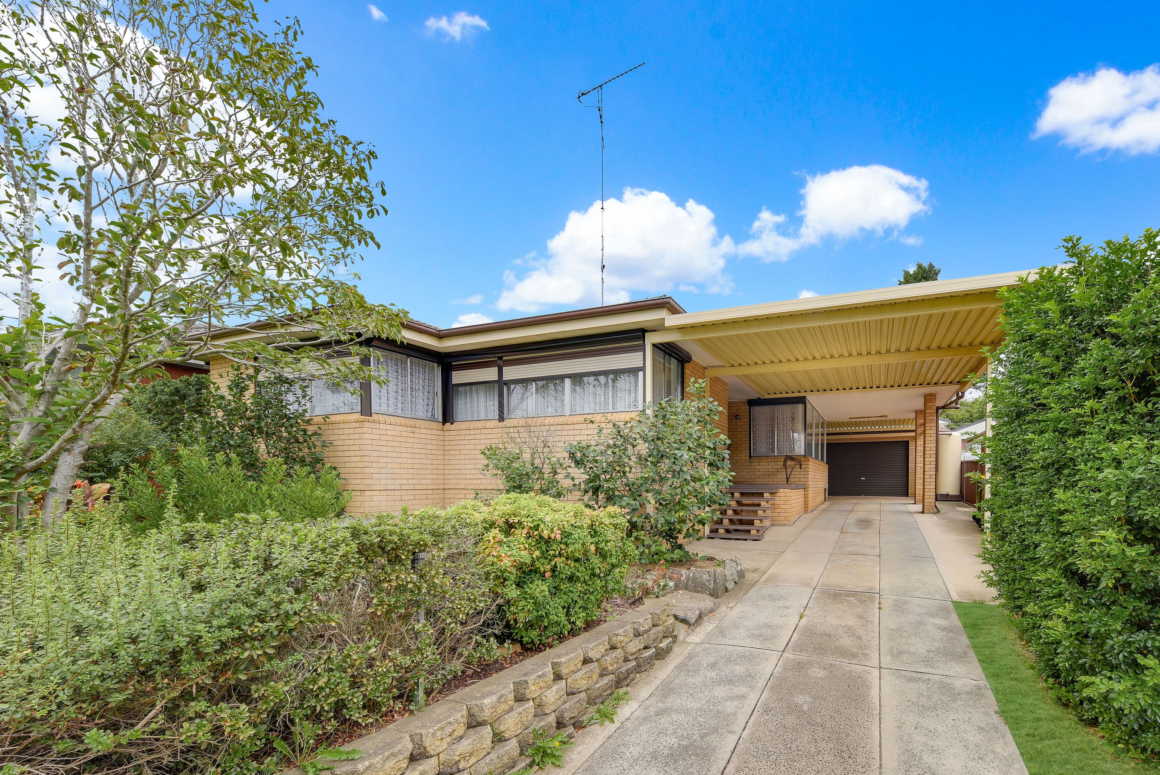 17 Engesta Avenue, Camden - Image 1